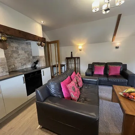 2 Bed In Sz379 *